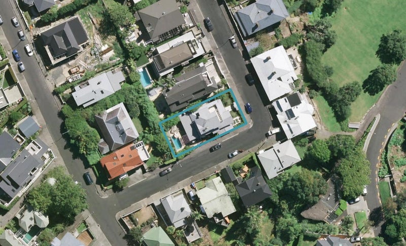 2 Ring Terrace, Saint Marys Bay, Auckland - Carousel 1