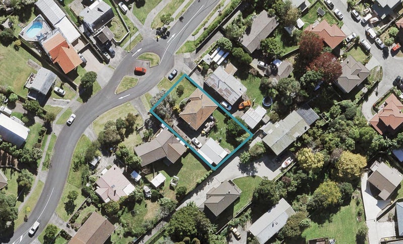 7 Sari Place, Massey, Auckland - Carousel 1
