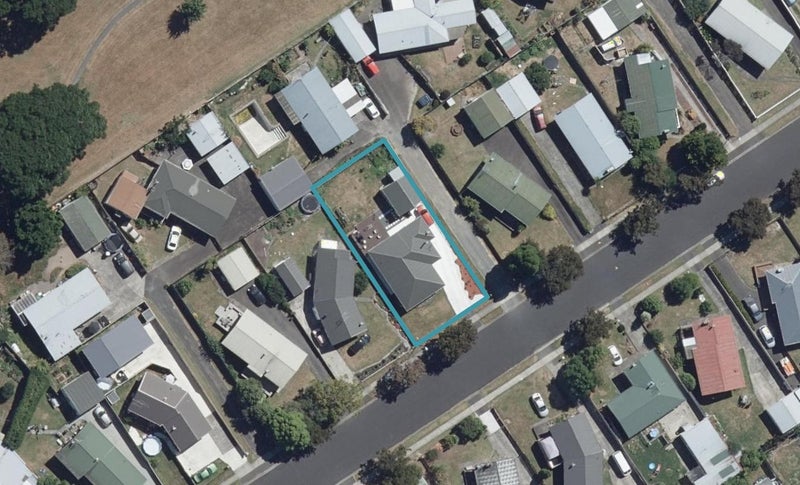 32 Rosalind Street, Deanwell, Hamilton - Carousel 1
