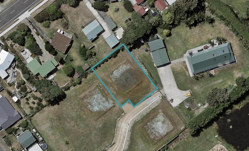 37 Titoki Road, Waikanae Beach, Waikanae - Carousel 1