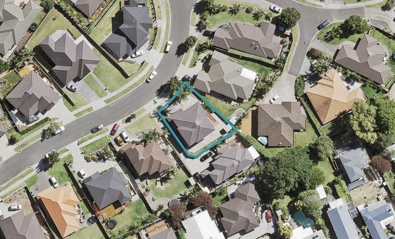 18A Leafield Crescent, Henderson, Auckland - Carousel 1