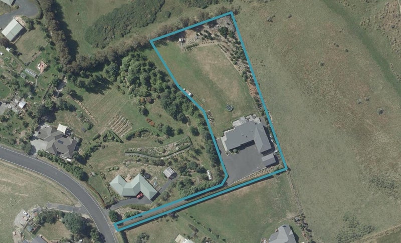 8A Wavy Knowes Drive, Waldronville, Dunedin - Carousel 1