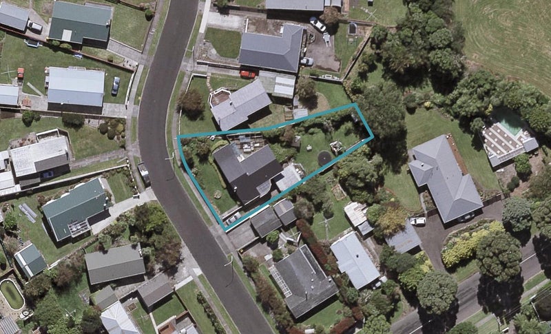 3 Clifton Drive, Waitara, Waitara - Carousel 1