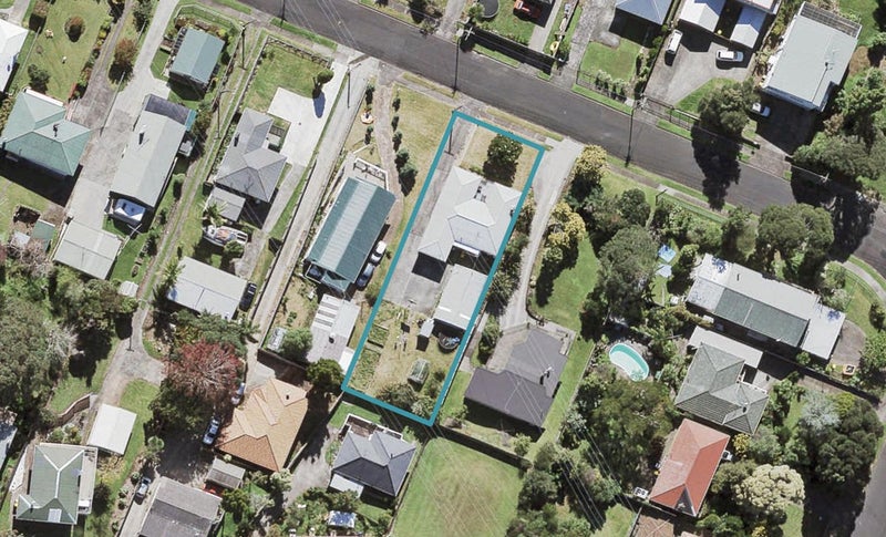 44 Beaubank Road, Kelston, Auckland - Carousel 1