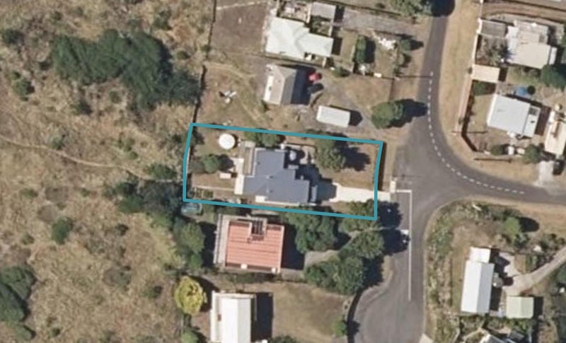 1 Somerset Grove, Waitārere Beach, Levin - Carousel 1