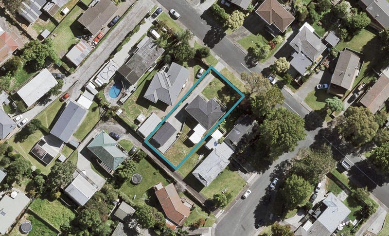 16 Longreach Drive, Sunnyvale, Auckland - Carousel 1
