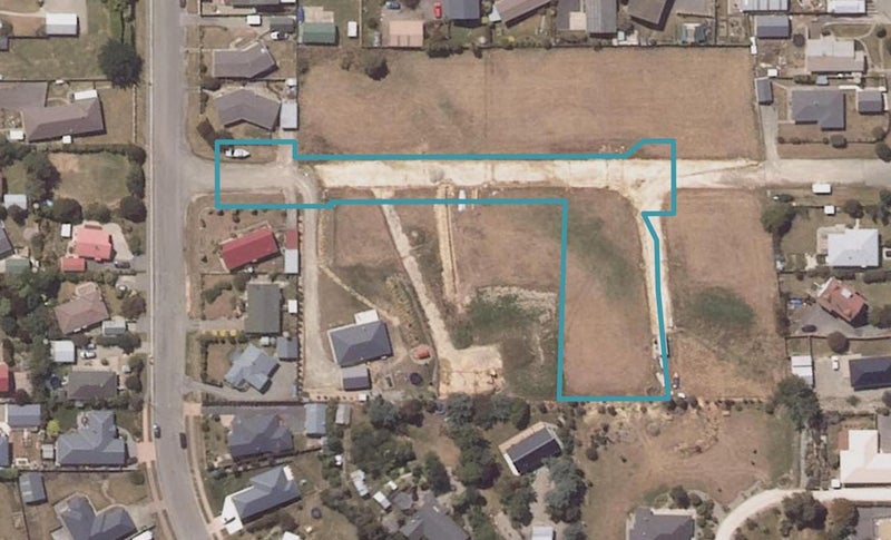 8 Whitehaven Street, Weston, Oamaru - Carousel 1