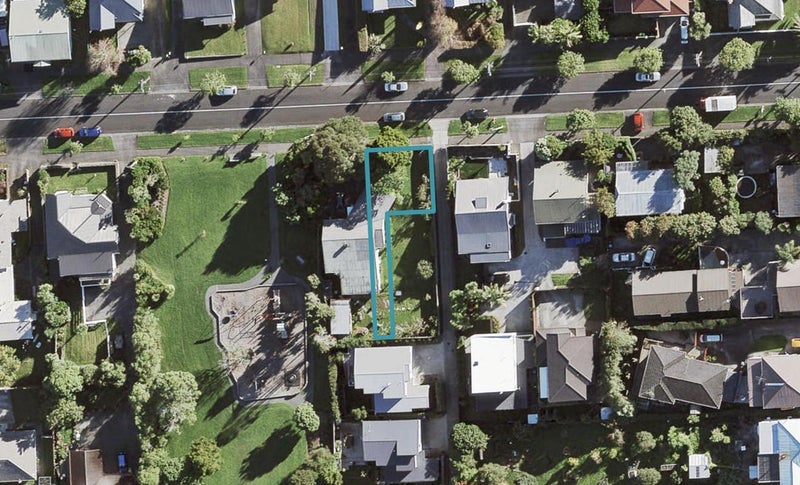 2/15 Henry Street, Avondale, Auckland - Carousel 1