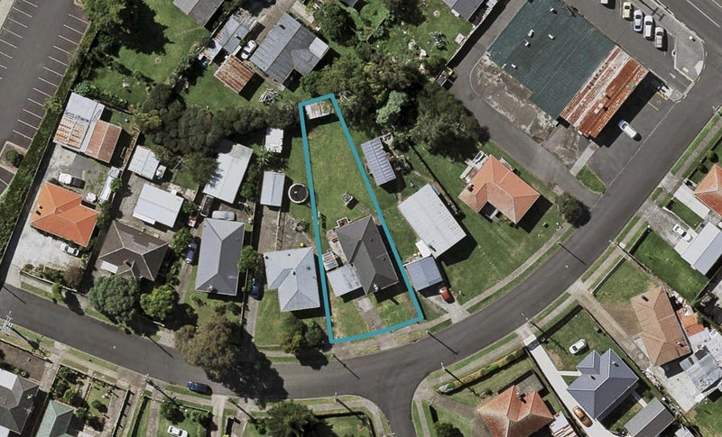 7 Wroughton Crescent, Otara, Auckland - Carousel 1