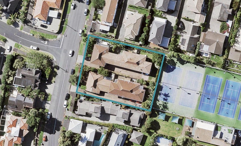 4/4 Melanesia Road, Kohimarama, Auckland - Carousel 1