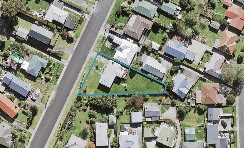 9 Tramway Road, Beach Haven, Auckland - Carousel 1