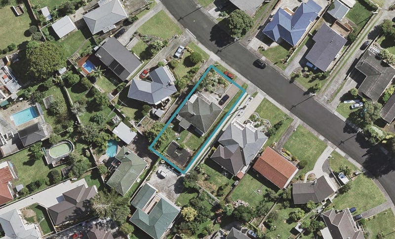 13 Lynmore Drive, Hillpark, Auckland - Carousel 1