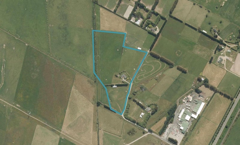 42 Saleyard Road, Charlton, Gore - Carousel 1