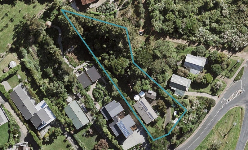 1 Church Bay Road, Oneroa, Waiheke Island - Carousel 1