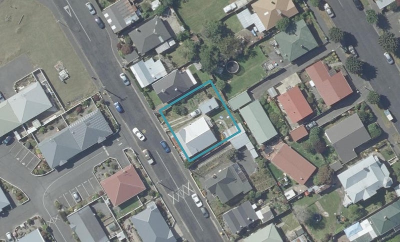 10 Eastbourne Street, Caversham, Dunedin - Carousel 1