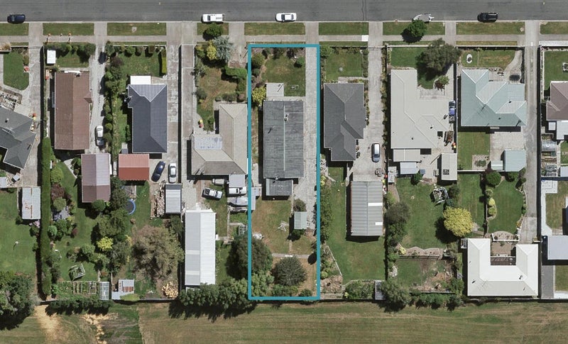 61 Nichol Street, Heidelberg, Invercargill - Carousel 1