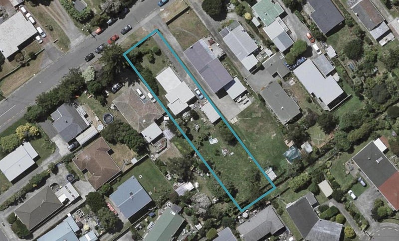 8 Moana Road, Paraparaumu - Carousel 1