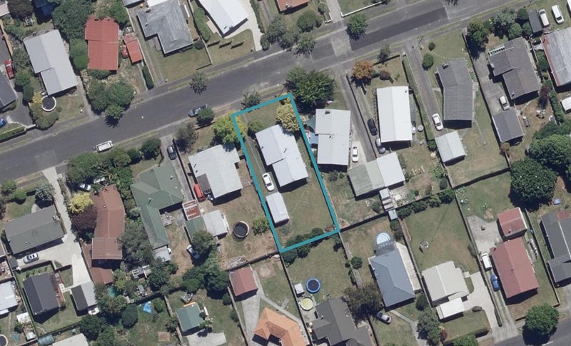 12 Sadler Street, Fairview Downs, Hamilton - Carousel 1