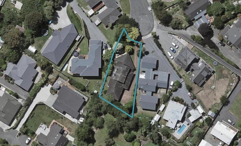 8 Kew Grove, Raumati Beach, Paraparaumu - Carousel 1