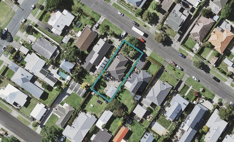 3 Coronation Street, Belmont, Auckland - Carousel 1