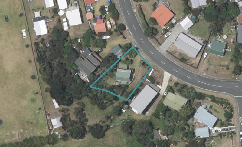 6 Holiday Crescent, Mangawhai Heads, Mangawhai - Carousel 1