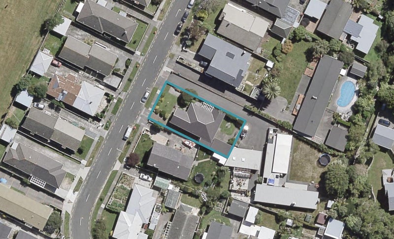 66 Wai-Iti Crescent, Woburn, Lower Hutt - Carousel 1