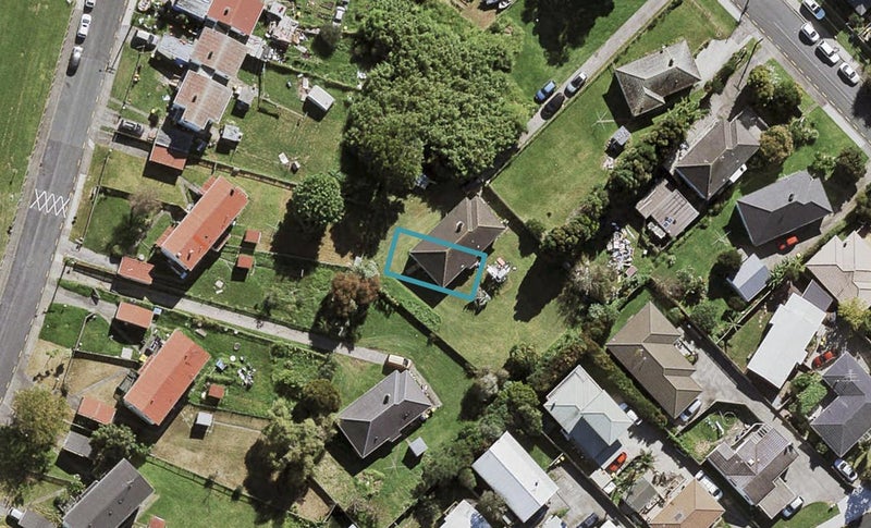 13 Huataki Road, Northcote, Auckland - Carousel 1