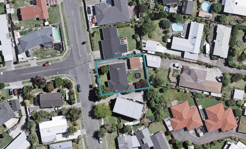 32 Anderson Road, Taradale, Napier - Carousel 1