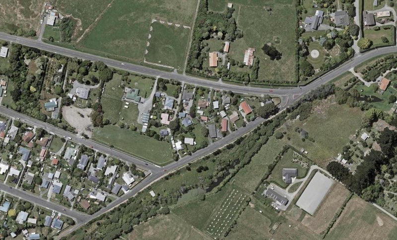 11 Old Coach Road South, Ōtaki Beach, Ōtaki - Carousel 1