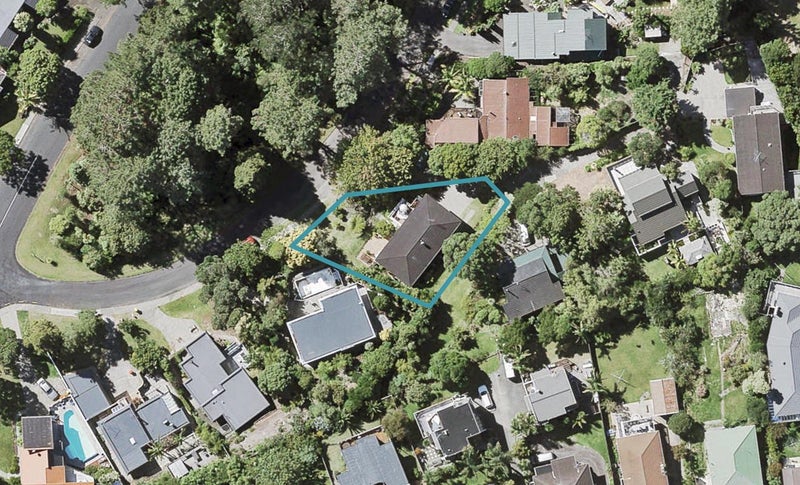 10 Montana Avenue, Murrays Bay, Auckland - Carousel 1