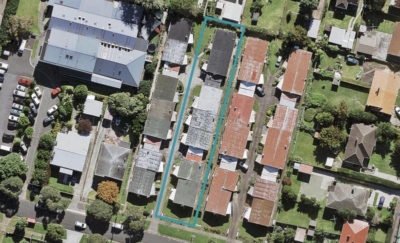 2/5 Coyle Street, Sandringham, Auckland - Carousel 1