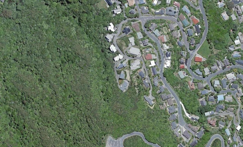 14 Mewburn Rise, Karori, Wellington - Carousel 1