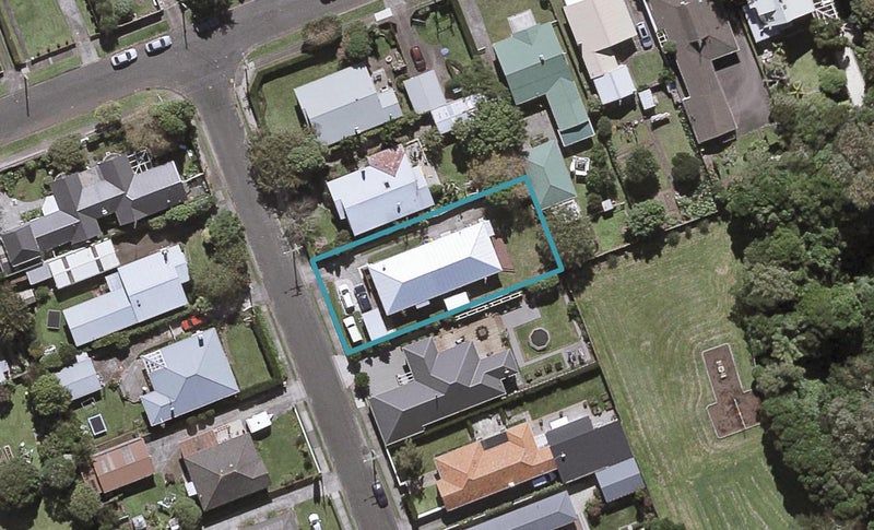 2/5 Tokomaru Street, Welbourn, New Plymouth - Carousel 1
