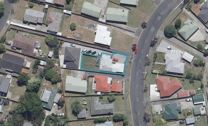 23 Carrington Avenue, Hillcrest, Hamilton - Carousel 1