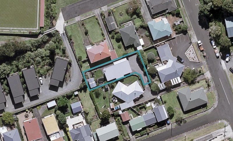 42B Calvert Road, Lynmouth, New Plymouth - Carousel 1