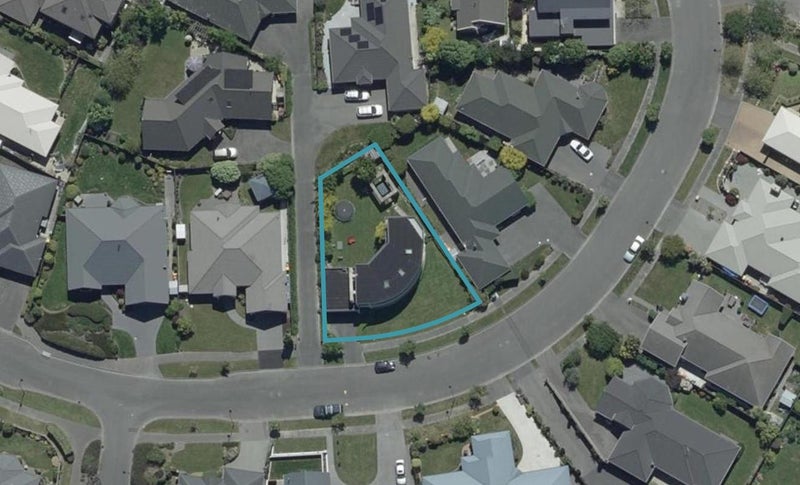 15 Glencullen Drive, Casebrook, Christchurch - Carousel 1
