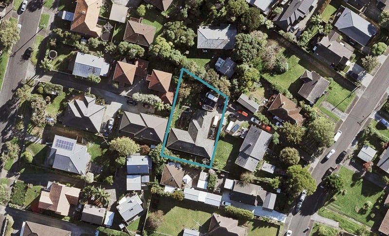 9 Tutuki Street, Waterview, Auckland - Carousel 1