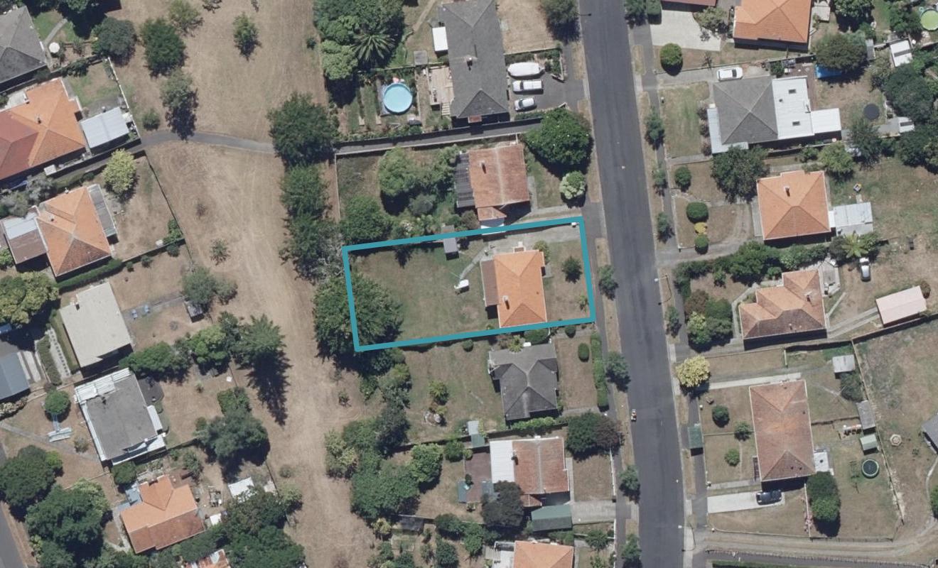 23 Bledisloe Terrace, Hamilton East, Hamilton - Carousel 1