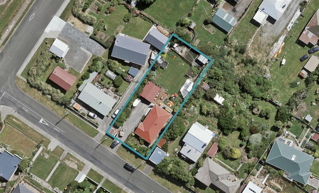 15 Bradshaw Street, Bluff - Carousel 1