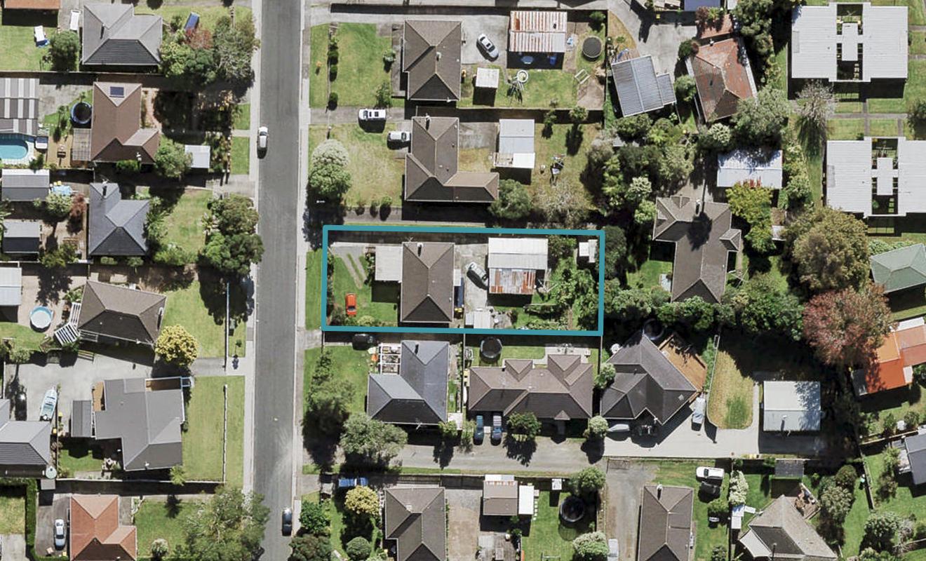 15 Kervil Avenue, Te Atatu Peninsula, Auckland - Carousel 1