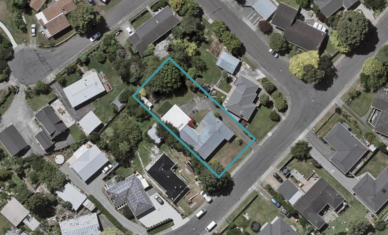 13 Awatea Avenue, Paraparaumu - Carousel 1