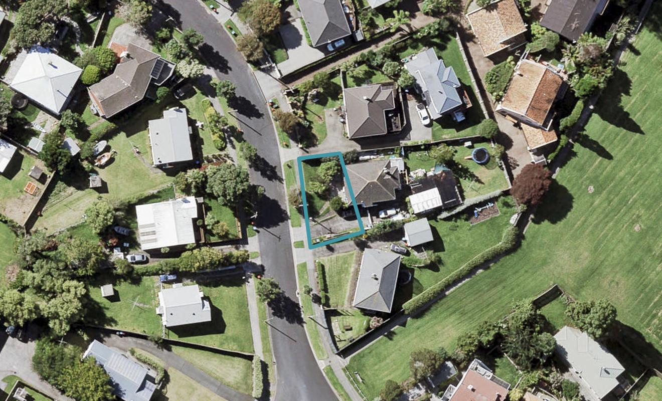 16A Silverton Avenue, Wai o Taiki Bay, Auckland - Carousel 1