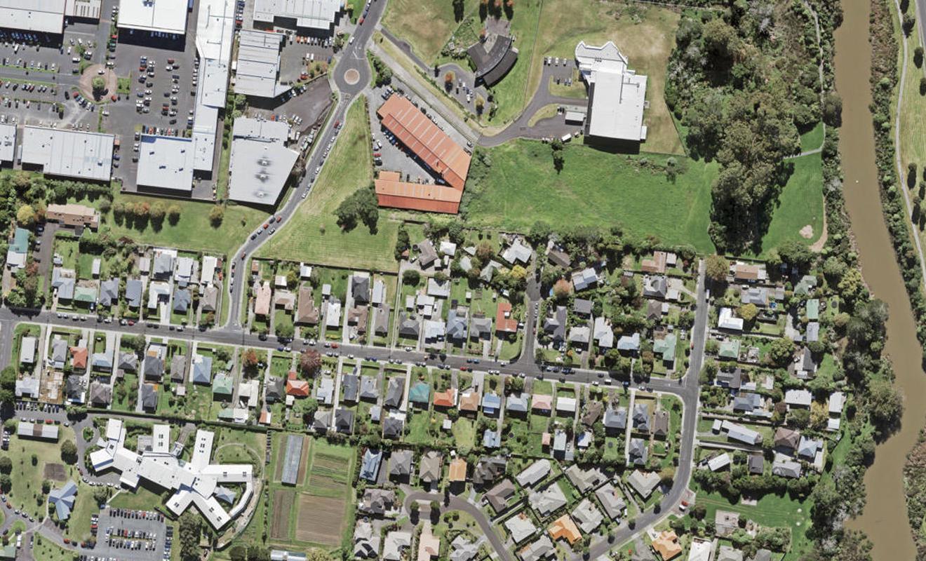 46B Woodford Avenue, Henderson, Auckland - Carousel 1