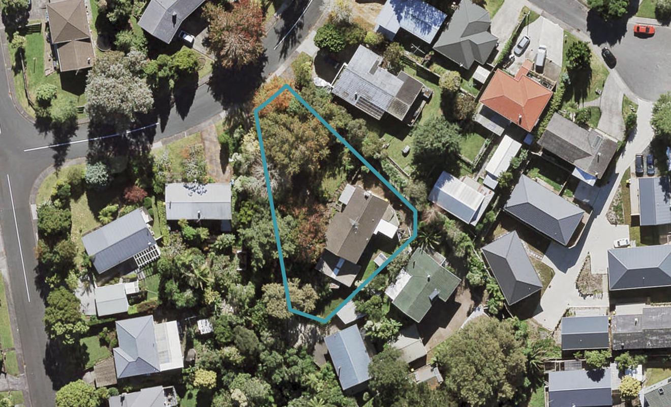 30 Crompton Road, Massey, Auckland - Carousel 1