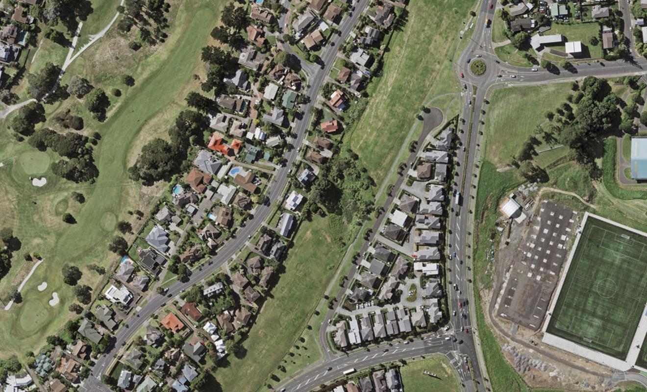 11 Georgie Salter Crescent, St Johns, Auckland - Carousel 1