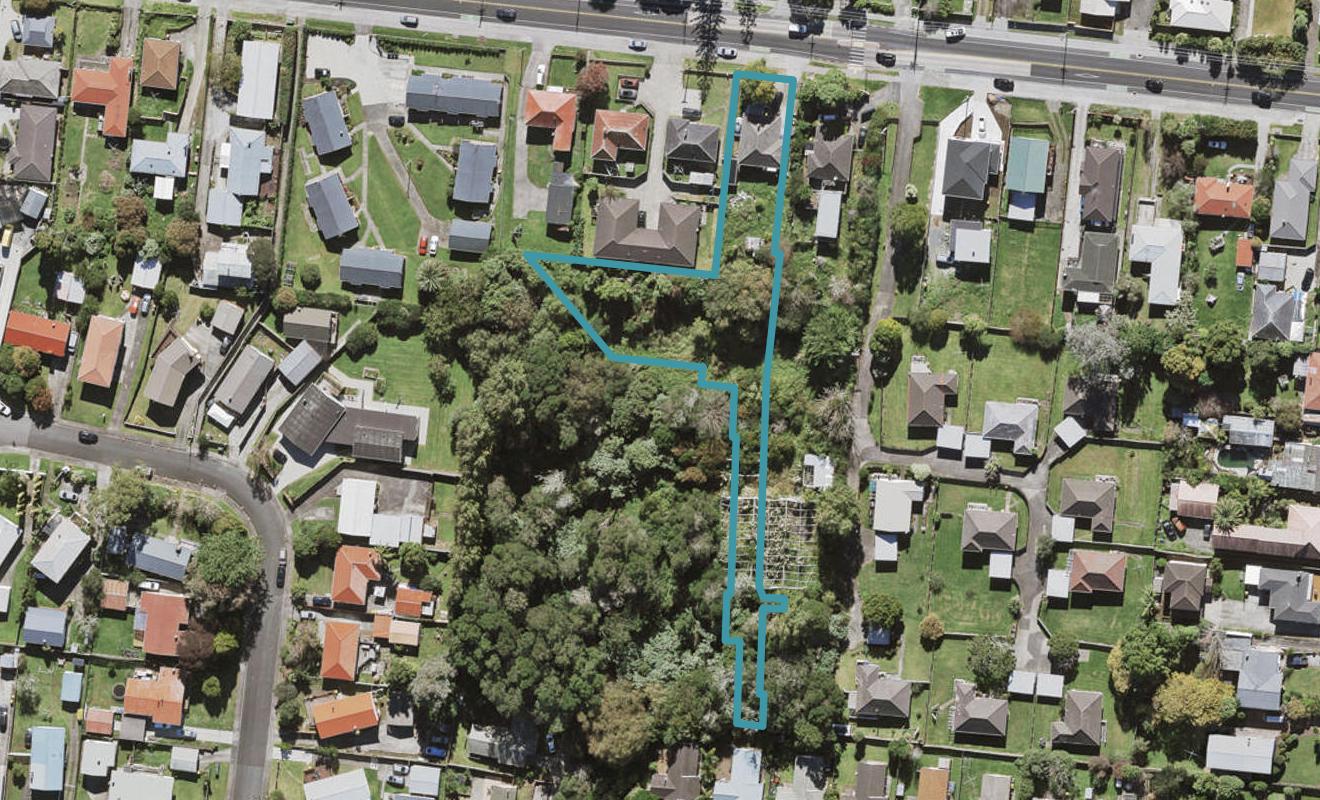 7 Peara Place, Henderson, Auckland - Carousel 1