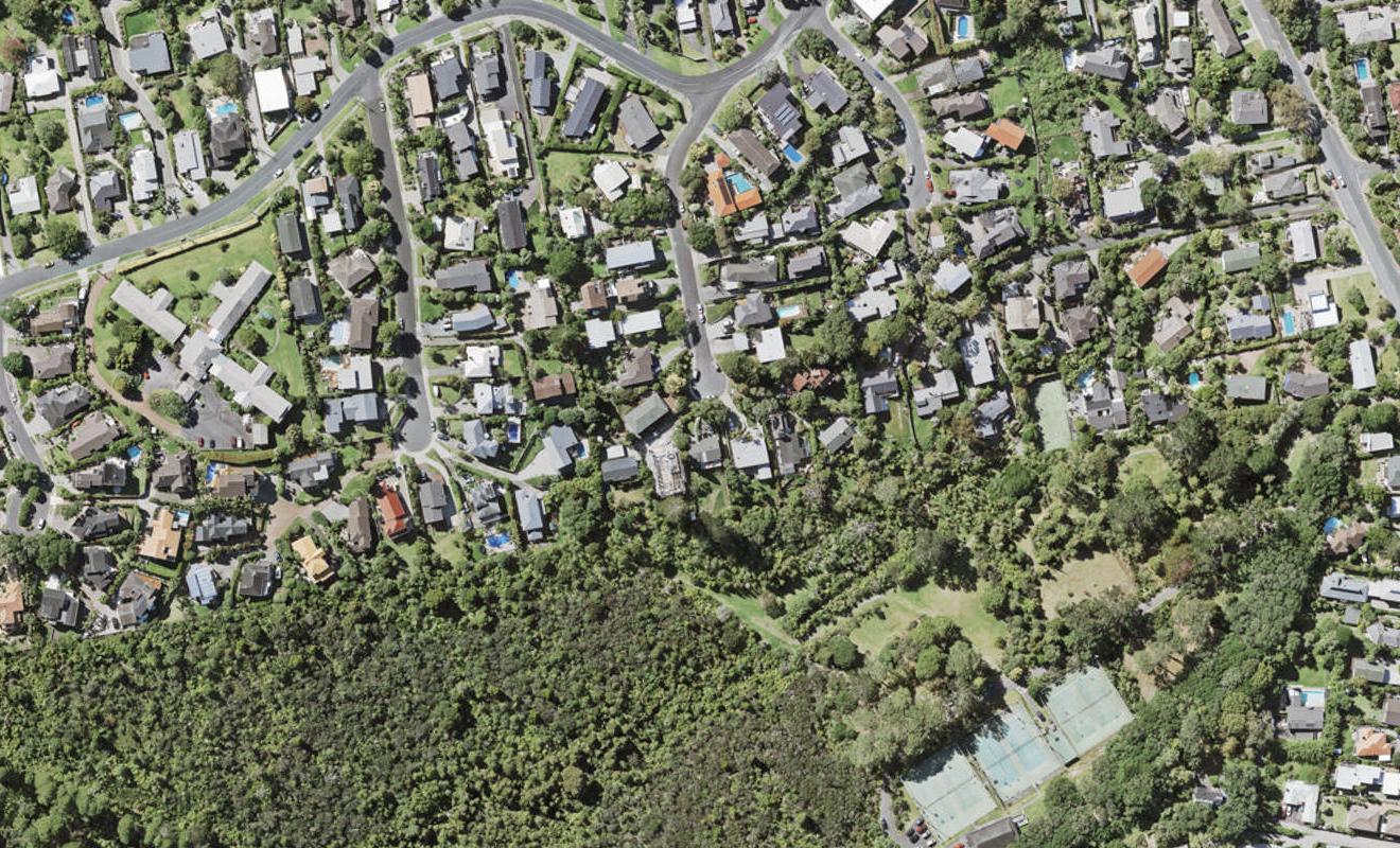 17 Sandford Street, Campbells Bay, Auckland - Carousel 1