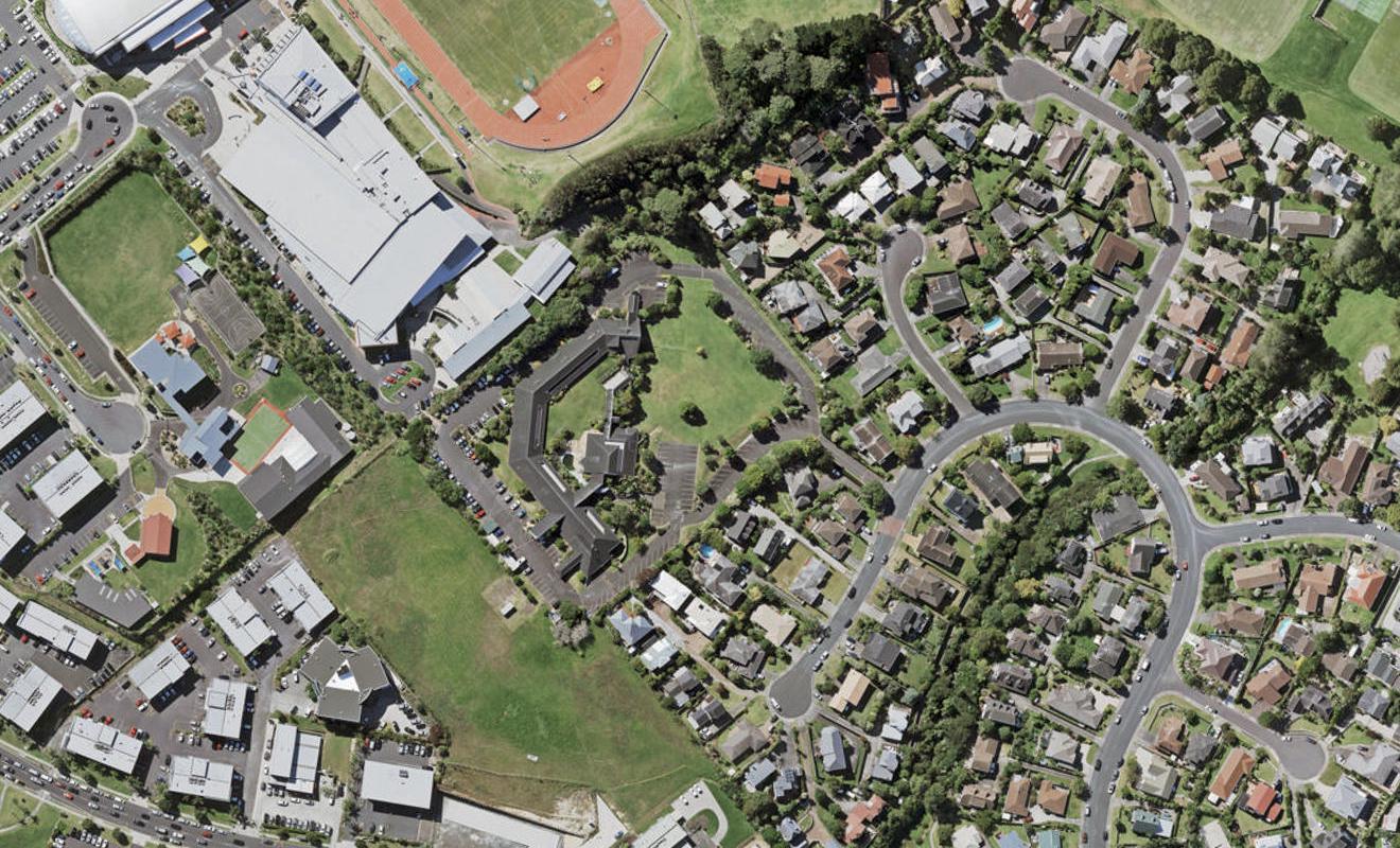 1 Irwin Lane, Windsor Park, Auckland - Carousel 1