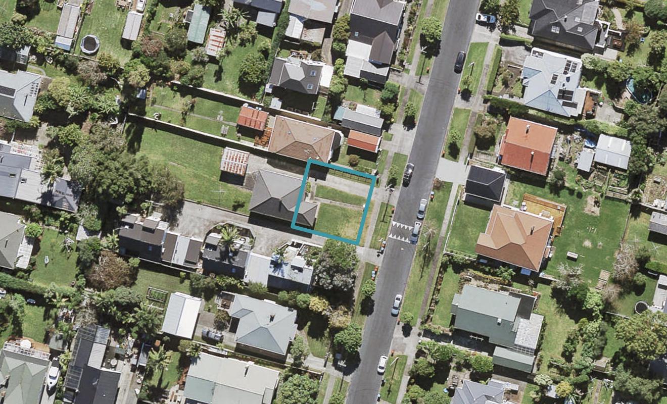 16A Goring Road, Sandringham, Auckland - Carousel 1