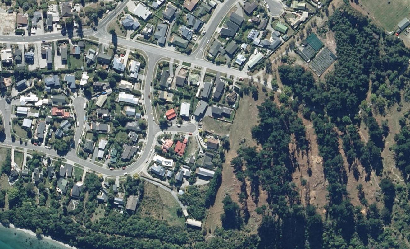 10 Cypress Court, Kelvin Heights, Queenstown - Carousel 1